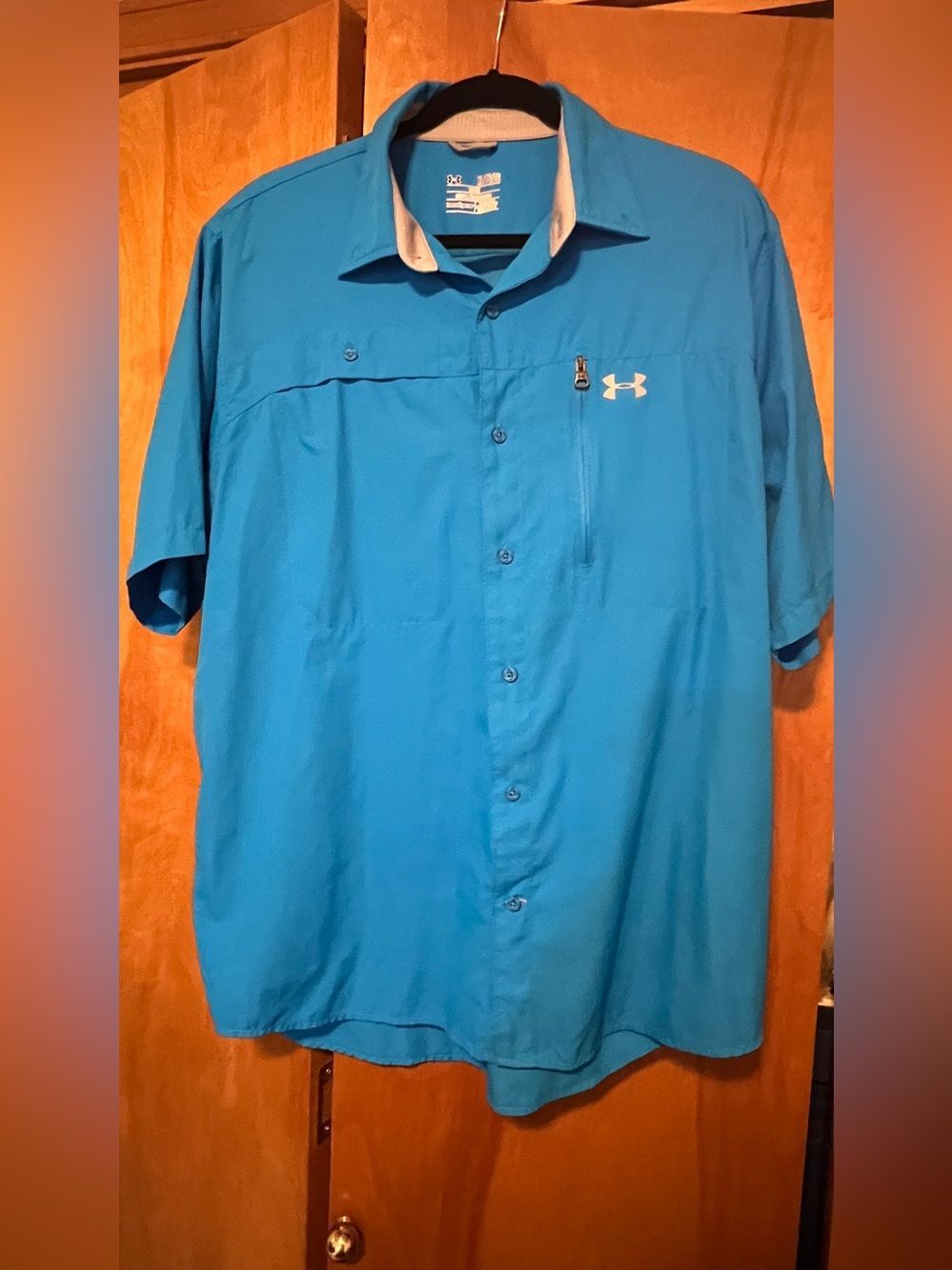 Under Armour Men’s Blue Fishing Shirt Size XL